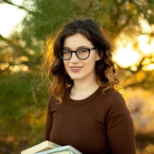 Meet your Posher, Alicia